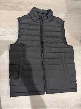 Aeropostale Black Quilted Puffer Vest